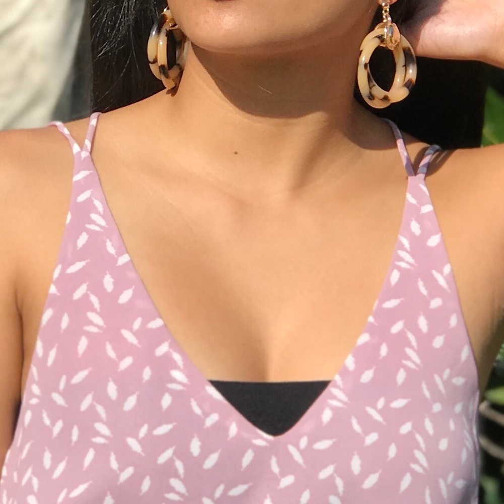 ๐ฅLAST 1๐ฅlucite hoop earrings with gold plating - Picture 3 of 5